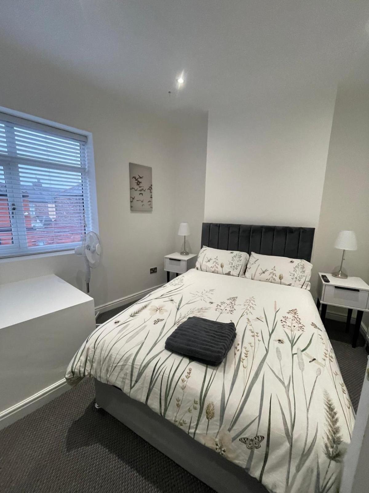 Spacious 2 Bedroom Apartment Liverpool Exteriér fotografie