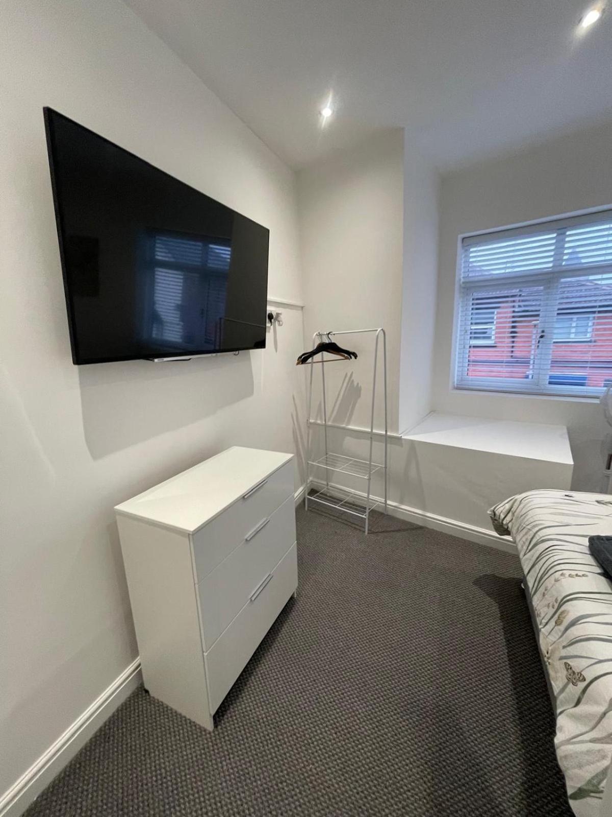 Spacious 2 Bedroom Apartment Liverpool Exteriér fotografie